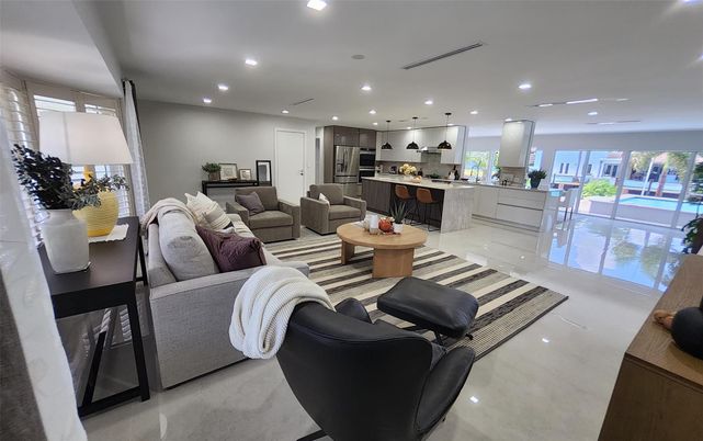 Interior, Kitchen, Living room, Pendant Lights, Recessed Lighting, Stainless Steel Appliances