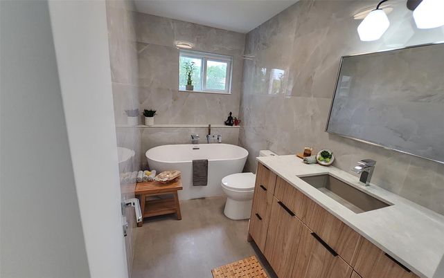 Bathroom, Dual Sink Vanities, Interior, Marble Walls