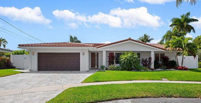 Attached, Exterior, Facade, Spanish Mediterranean