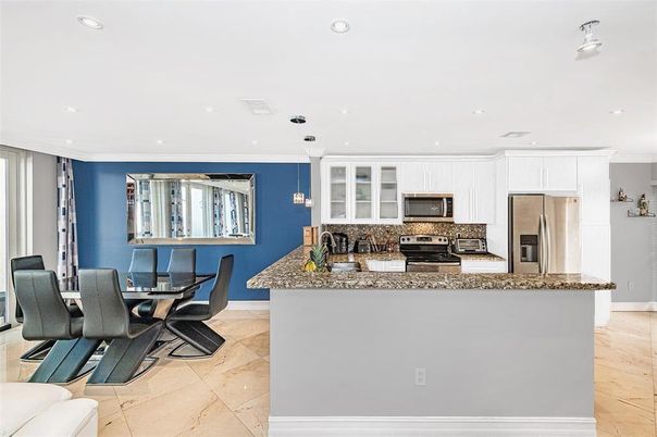 Dining room, Interior, Kitchen, Pendant Lights, Recessed Lighting, Stainless Steel Appliances