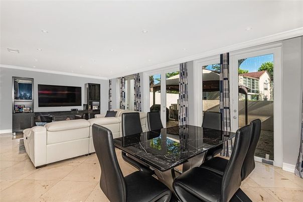 Dining room, Interior, Living room, Recessed Lighting