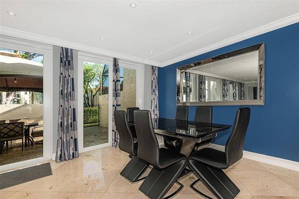 Dining room, Interior, Recessed Lighting