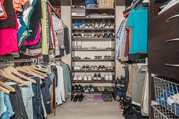 Interior, Walk-in Closets, Wood Texture Flooring