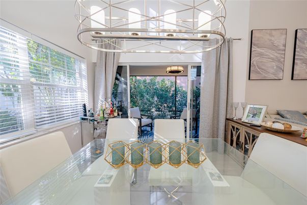 Chandelier, Dining room, Interior