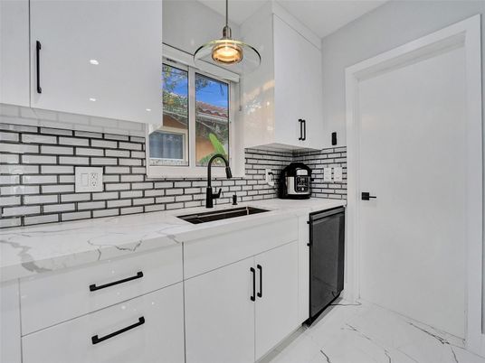 Interior, Kitchen, Marble, Pendant Lights, Recessed Lighting