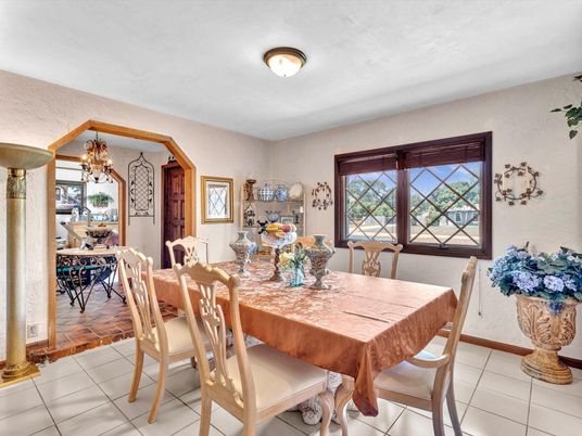 Chandelier, Dining room, Interior