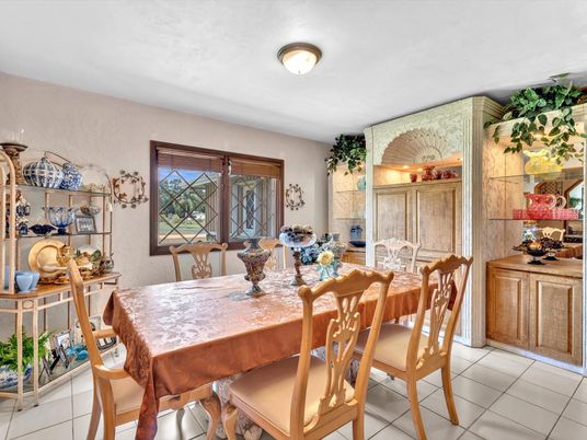 Dining room, Interior