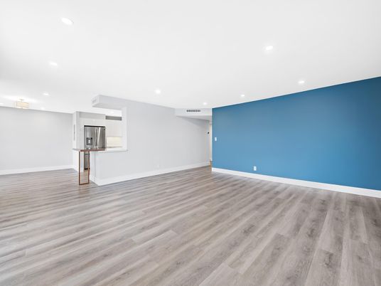 Empty room, Interior, Recessed Lighting, Wood Texture Flooring