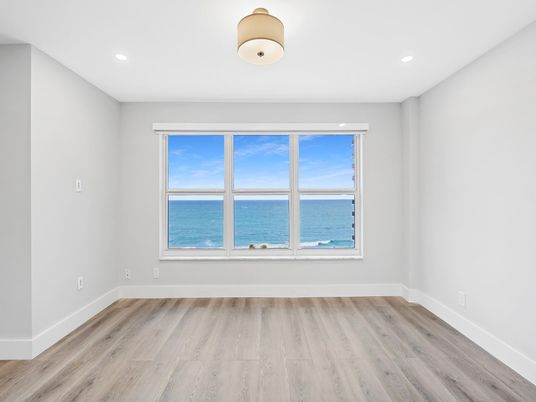 Empty room, Interior, Recessed Lighting, Water, Wood Texture Flooring