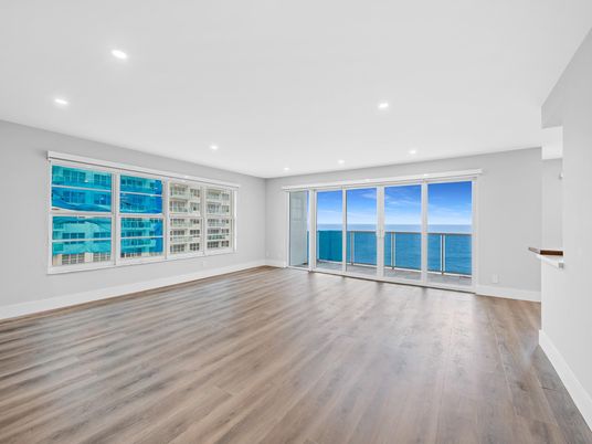 Empty room, Interior, Recessed Lighting, Water, Wood Texture Flooring