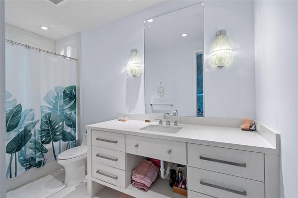 Bathroom, Interior, Recessed Lighting
