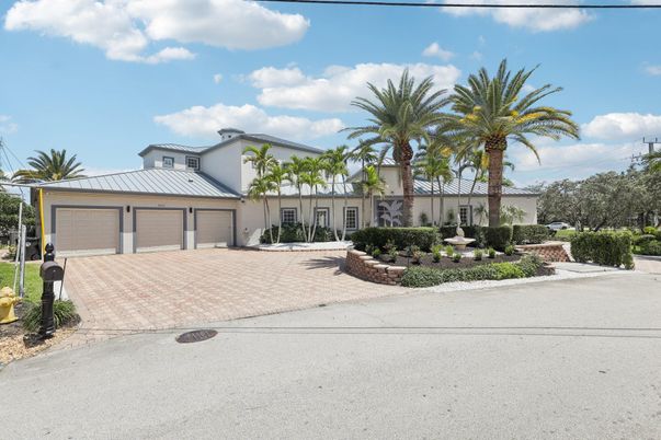 Attached, Exterior, Facade, Spanish Mediterranean