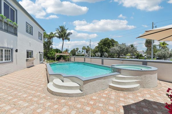 Exterior, Pool