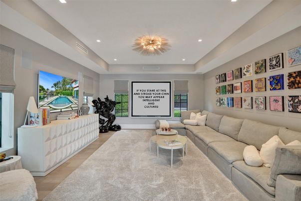 Fitness Equipment, Interior, Living room, Recessed Lighting, Wood Texture Flooring