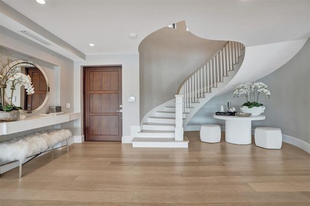 Interior, Recessed Lighting, Wood Texture Flooring