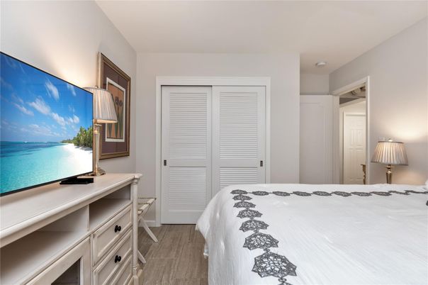 Bedroom, Interior, Water