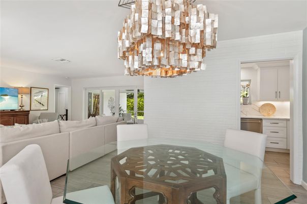 Chandelier, Dining room, Interior, Living room