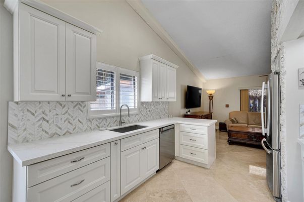 Interior, Kitchen, Stainless Steel Appliances
