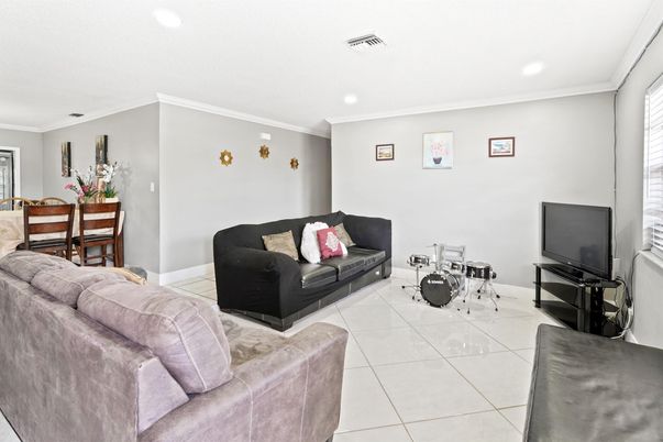 Dining room, Interior, Living room, Recessed Lighting