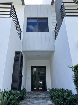 Exterior, Facade, Modern