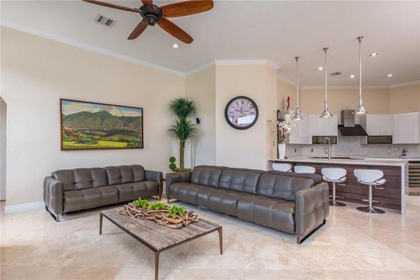 Interior, Kitchen, Living room, Pendant Lights, Recessed Lighting, Stainless Steel Appliances