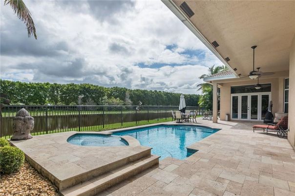 Exterior, Pool, Water