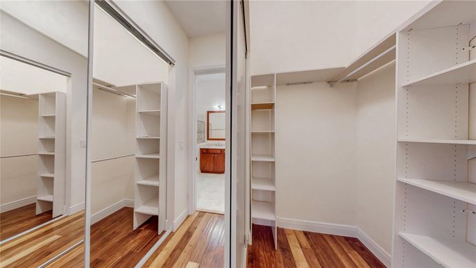 Interior, Walk-in Closets, Wood Texture Flooring
