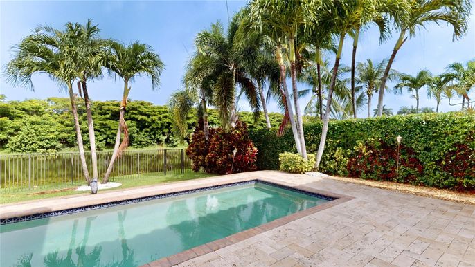 Exterior, Pool, Water