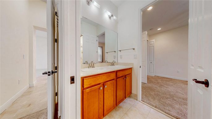 Bathroom, Dual Sink Vanities, Interior, Recessed Lighting