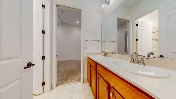 Bathroom, Dual Sink Vanities, Interior, Recessed Lighting