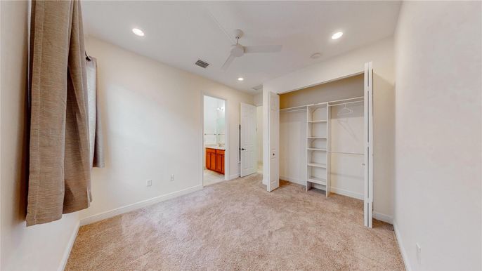 Empty room, Interior, Recessed Lighting, Walk-in Closets