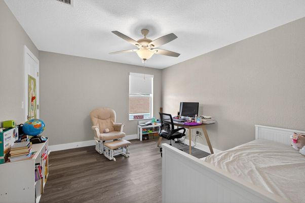 Bedroom, Home Office, Interior, Wood Texture Flooring
