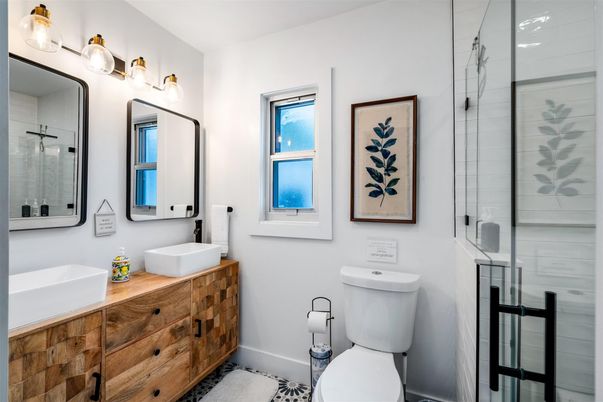 Bathroom, Dual Sink Vanities, Interior