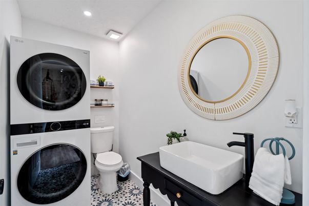 Bathroom, Interior, Recessed Lighting, Washer