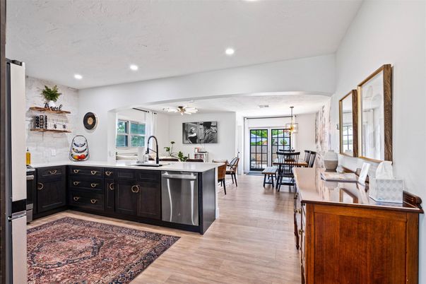 Dining room, Interior, Kitchen, Pendant Lights, Recessed Lighting, Wood Texture Flooring