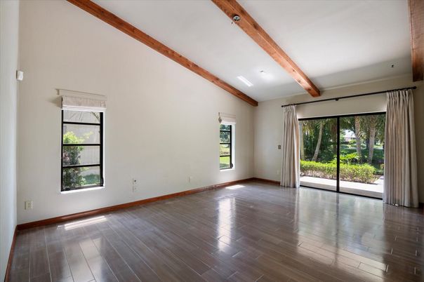 Empty room, Interior, Wooden Beams, Wood Texture Flooring