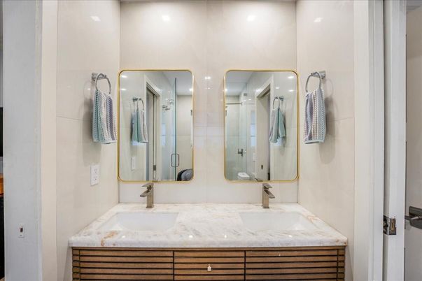 Bathroom, Dual Sink Vanities, Interior