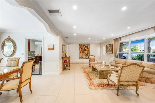 Dining room, Interior, Living room, Recessed Lighting