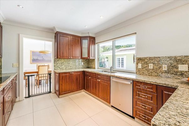 Interior, Kitchen, Pendant Lights, Recessed Lighting