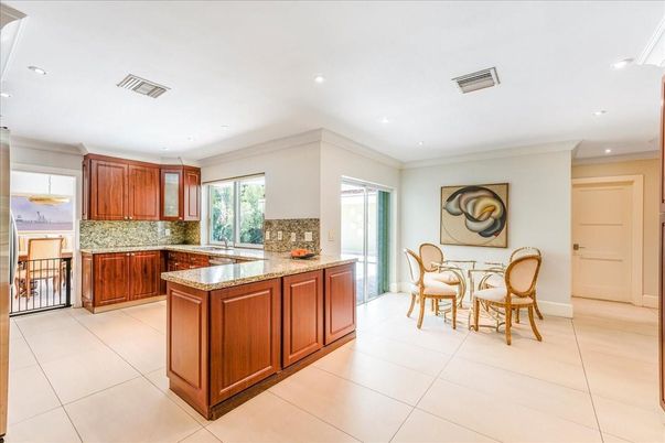 Dining room, Interior, Kitchen, Recessed Lighting