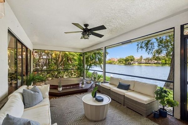 Interior, Living room, Sun Room, Water