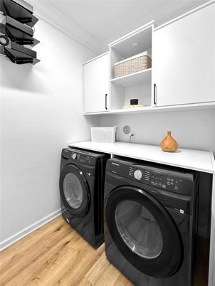 Interior, Washer, Wood Texture Flooring