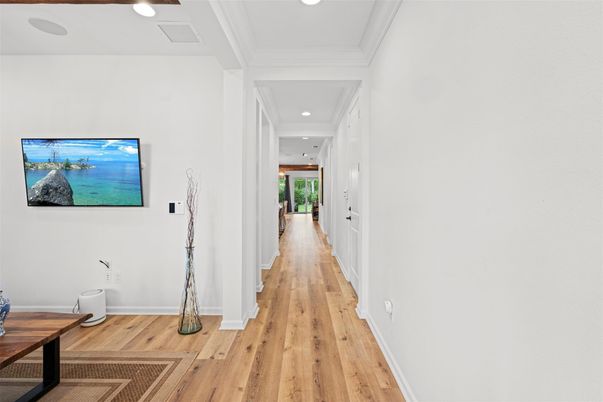Interior, Recessed Lighting, Wood Texture Flooring