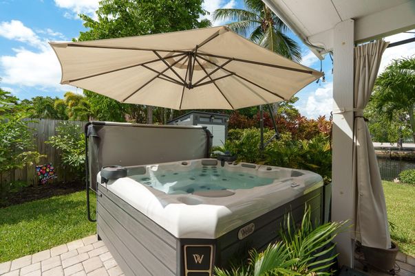 Exterior, Hot Tub