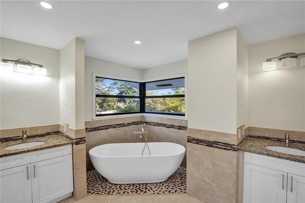Bathroom, Dual Sink Vanities, Free Standing Baths, Interior, Recessed Lighting