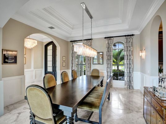 Chandelier, Dining room, Interior