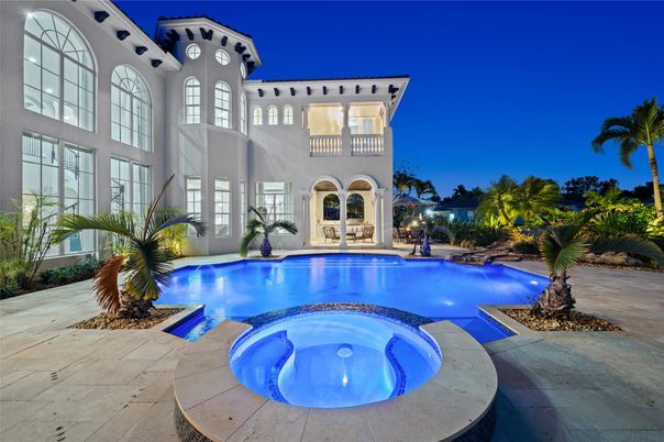 Exterior, Pool