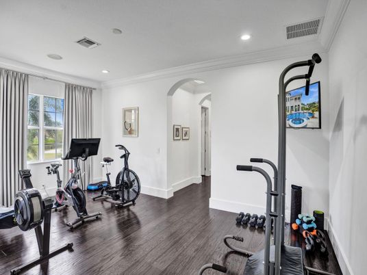 Fitness Equipment, Interior, Recessed Lighting, Wood Texture Flooring