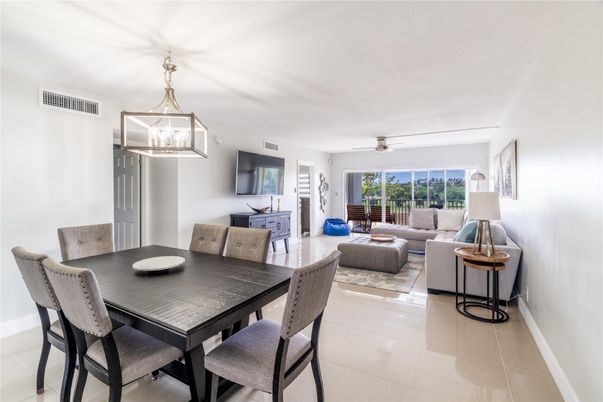 Dining room, Interior, Living room, Pendant Lights