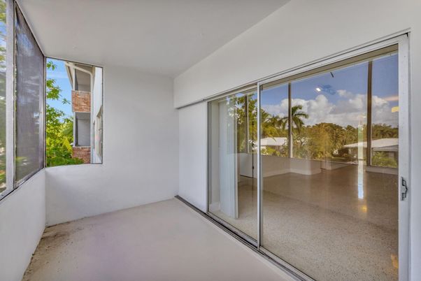 Empty room, Interior, Sun Room